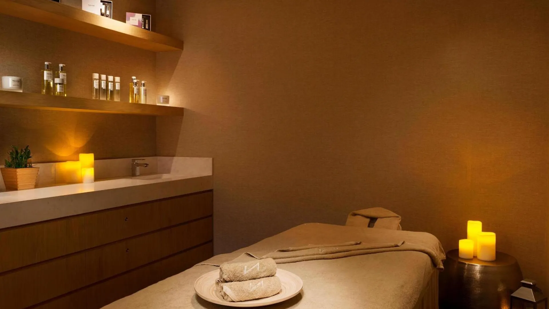 La Ville Hotel & Suites City Walk Dubai, Autograph Collection