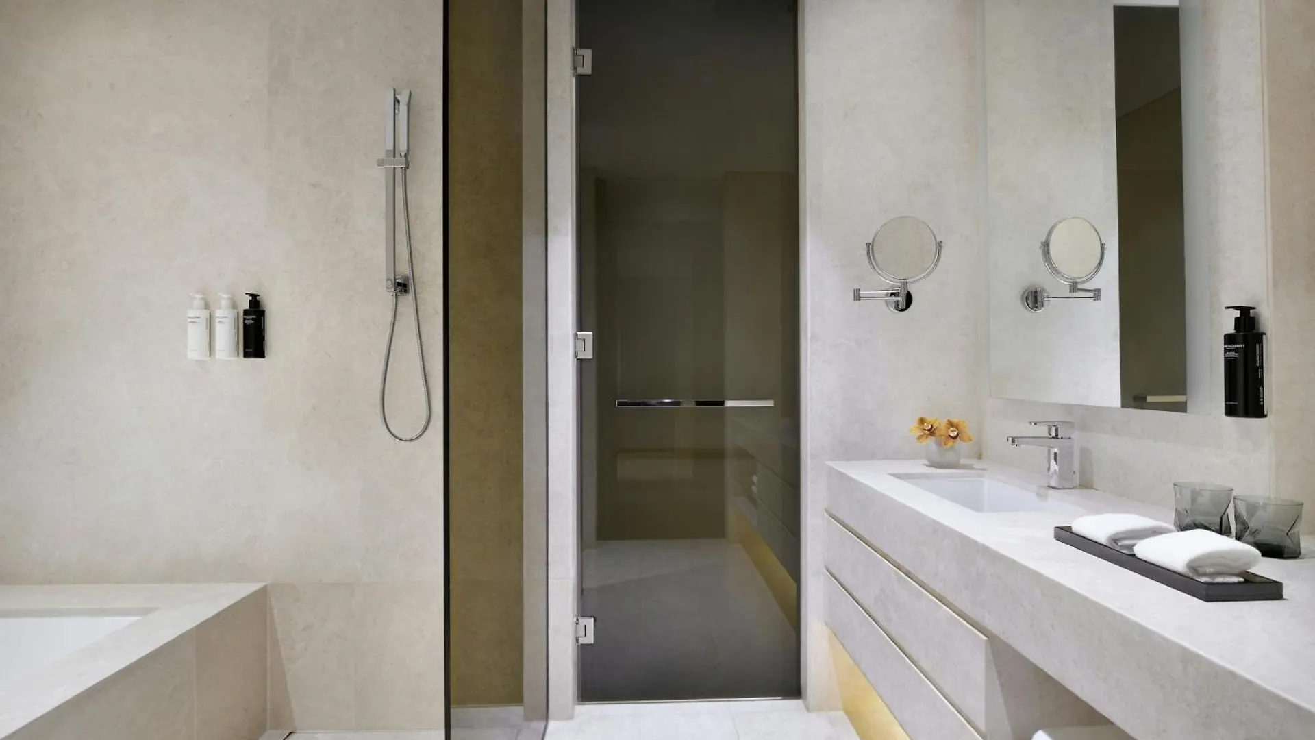 La Ville Hotel & Suites City Walk Dubai, Autograph Collection